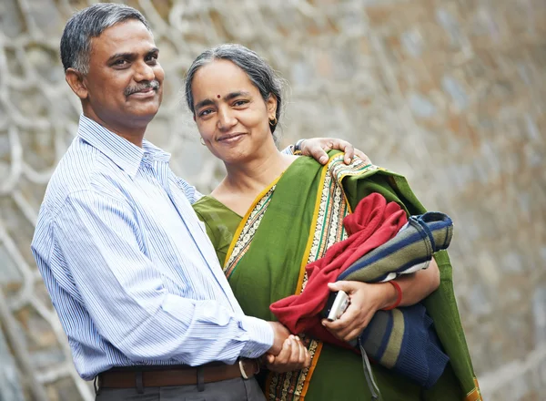Felice coppia adulta indiana — Foto Stock