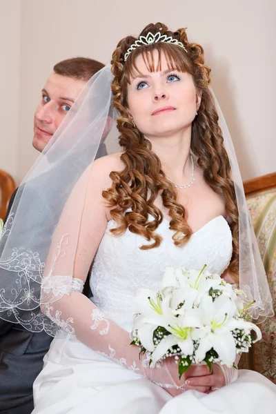 Liefdevolle bruidspaar — Stockfoto