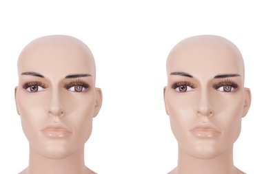 Beyaz arka plan üzerinde izole iki kız mannequines
