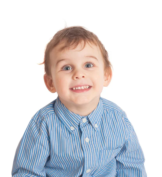 Lächelnder kleiner Junge. isoliert auf weißem Hintergrund. — Stockfoto