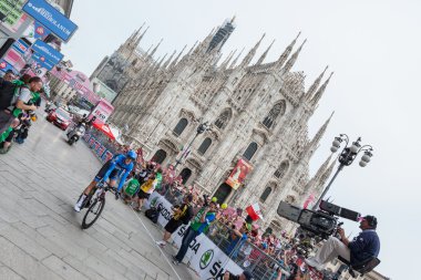 Milan, İtalya - 27 Mayıs: 27 Mayıs 2012 yılında milano, İtalya 2012 İtalya Bisiklet Turu 21 aşamasının sonunda ryder hesjedal