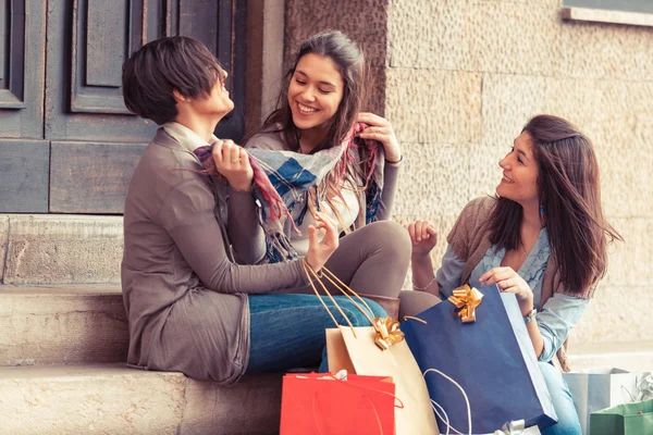 Alışveriş sonra üç kadın — Stok fotoğraf