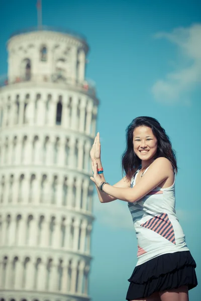Chinese Girl with Leaning Tower of Pisa — Stock Photo, Image
