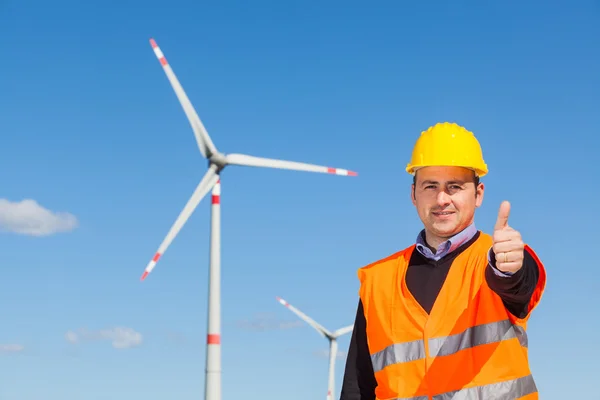 风力涡轮机发电机组技师工程师 — 图库照片