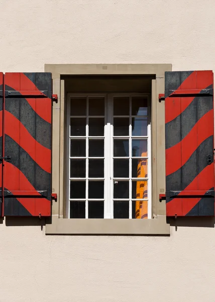 Prążkowana okiennice — Zdjęcie stockowe