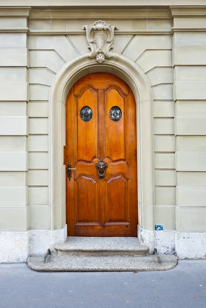 Швейцарський двері — стокове фото
