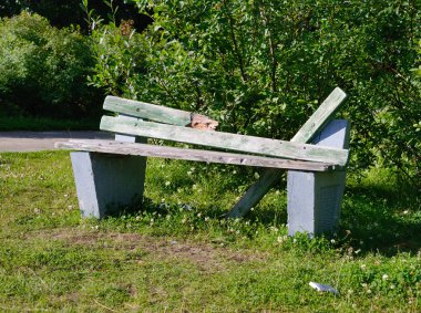 Broken Bench