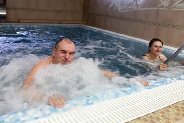Man in jacuzzi — Stock Photo, Image
