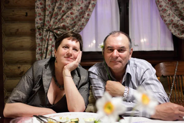Mature couple in restaurant — Stock Photo, Image