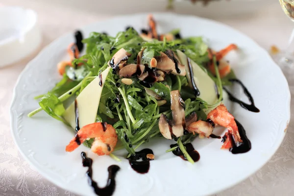 Plate with arugula salad — Stock Photo, Image