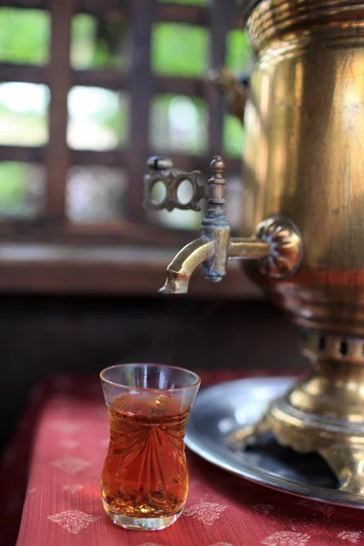 Tasse à thé et samovar — Photo