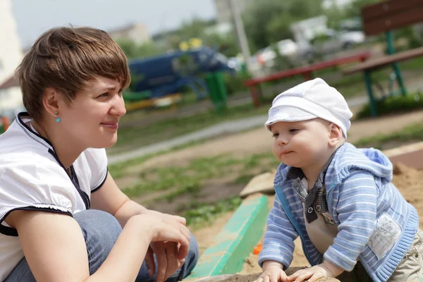 Mother with child outdoors — Stock Photo, Image