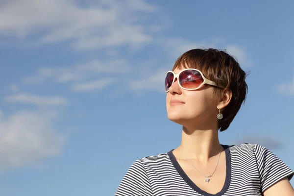 Portrait of woman with sunglasses — Stock Photo, Image