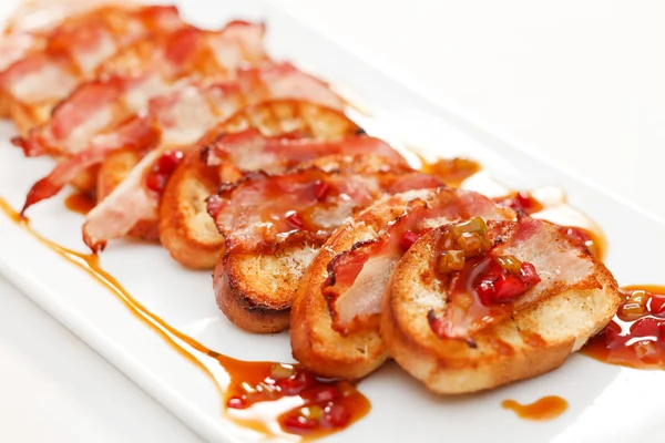 Torradas com bacon — Fotografia de Stock