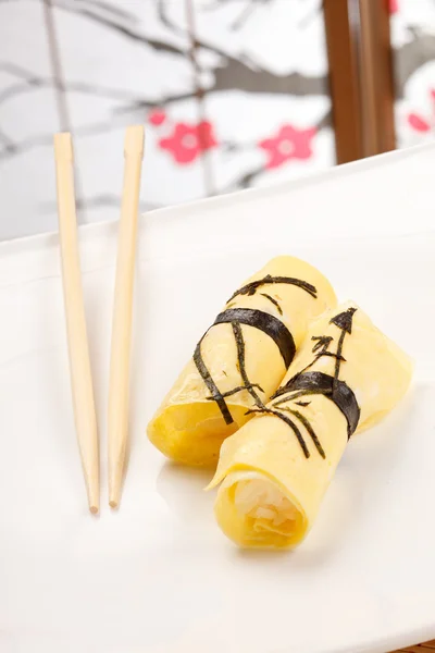 Omlet maki sushi — Zdjęcie stockowe