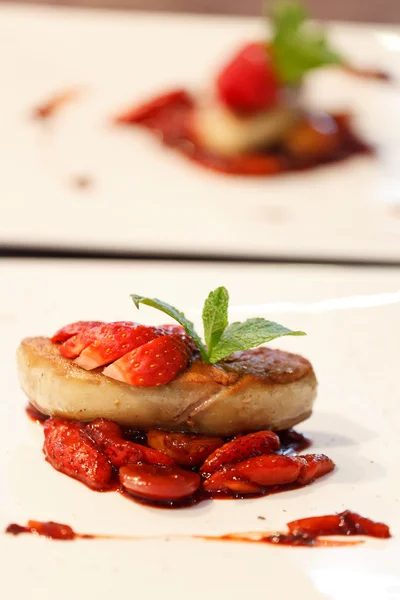 Foie gras à la fraise — Photo