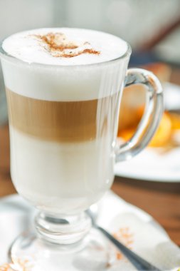 katmanlı cappuccino