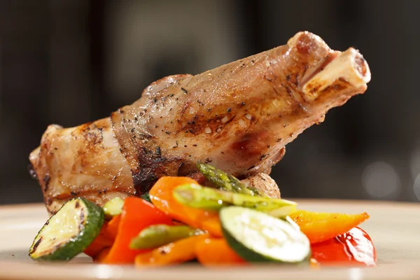 Roasted Lamb Chops with vegetables — Stock Photo, Image