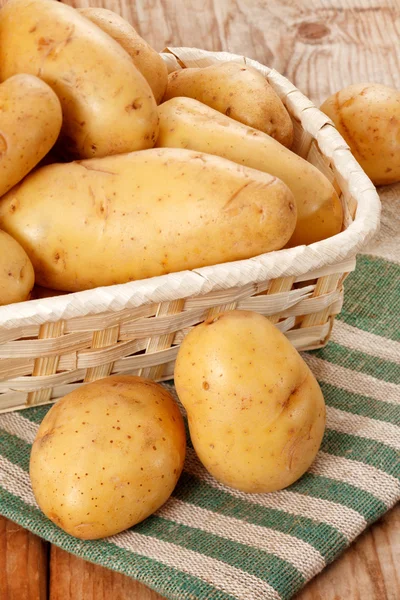 Świeże ziemniaki — Zdjęcie stockowe