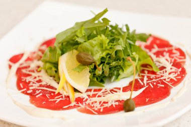 et carpaccio parmesan peyniri ile