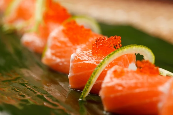 Sushi auf dem Blatt — Stockfoto