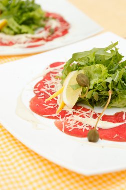 et carpaccio parmesan peyniri ile