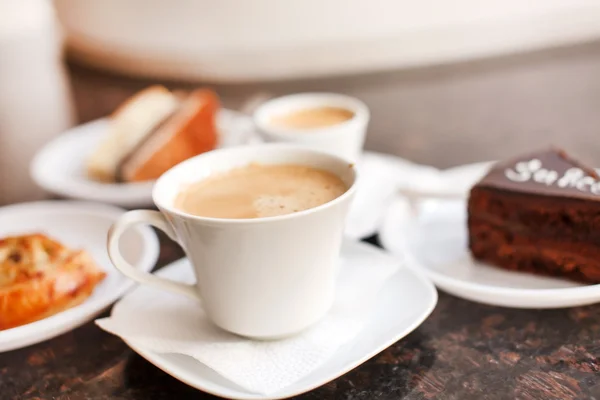 กาแฟกับเค้ก — ภาพถ่ายสต็อก
