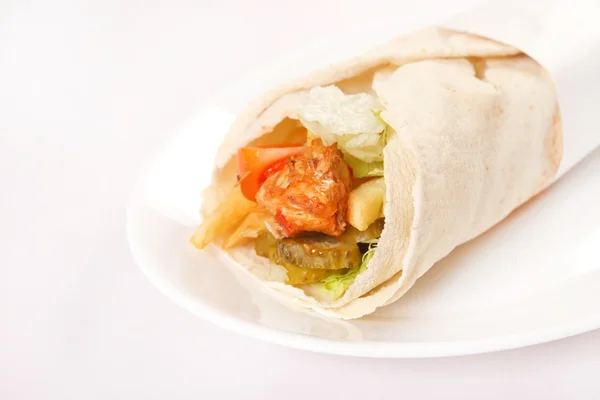 Tortilla mit Fleisch und Gemüse — Stockfoto