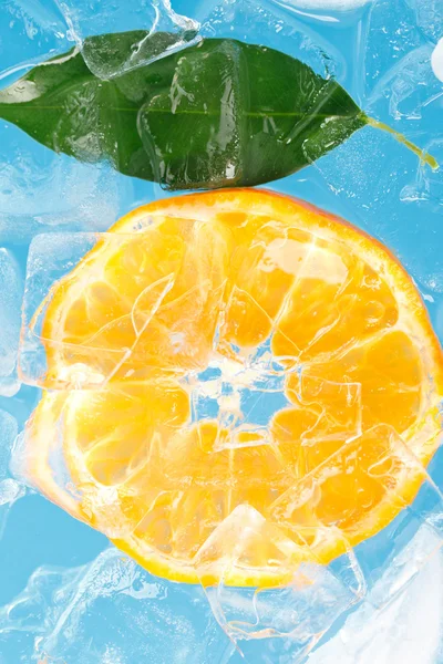 Naranja y hielo — Foto de Stock