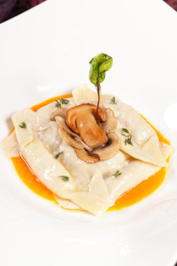 Mantarlı Ravioli