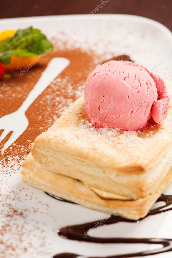 Puff pastry with ice cream