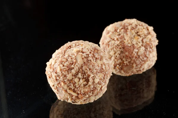 Chocolade truffel met noten — Stockfoto