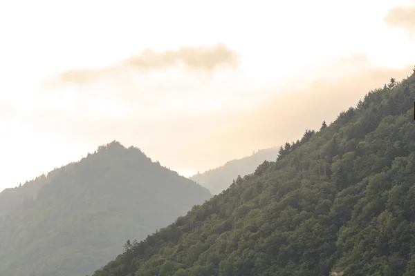 Schilderachtig uitzicht op de bergen — Stockfoto