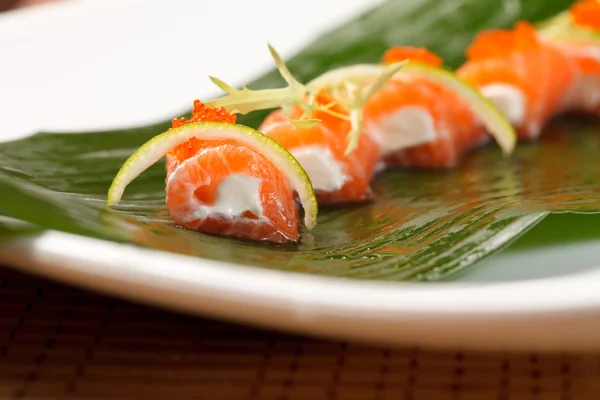 Sushi op het blad — Stockfoto