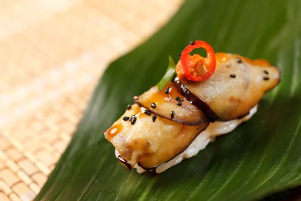 Sushi sulla foglia — Foto Stock