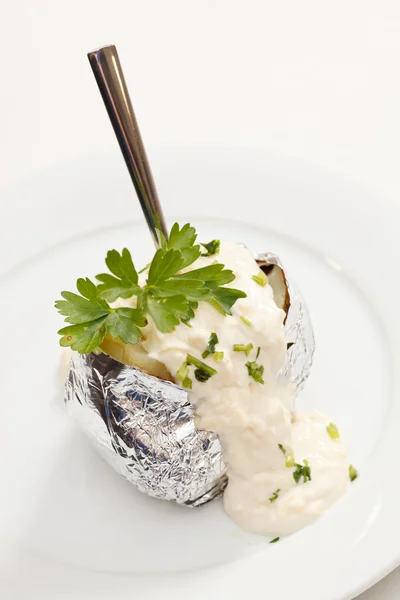 Ekşi krema soslu fırında patates — Stok fotoğraf