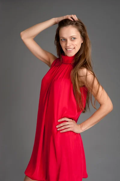 빨간 옷을 입은 여자 — 스톡 사진