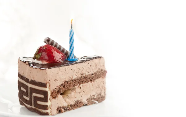 Pedazo de pastel de cumpleaños — Foto de Stock