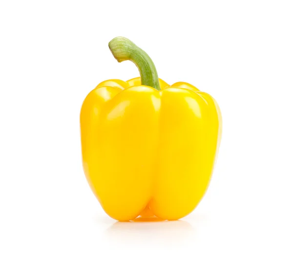 Dolce pepe giallo isolato su sfondo bianco — Foto Stock