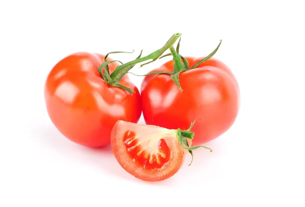 Tomates vermelhos isolados sobre fundo branco — Fotografia de Stock