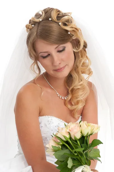 Retrato de jovem noiva bonita — Fotografia de Stock