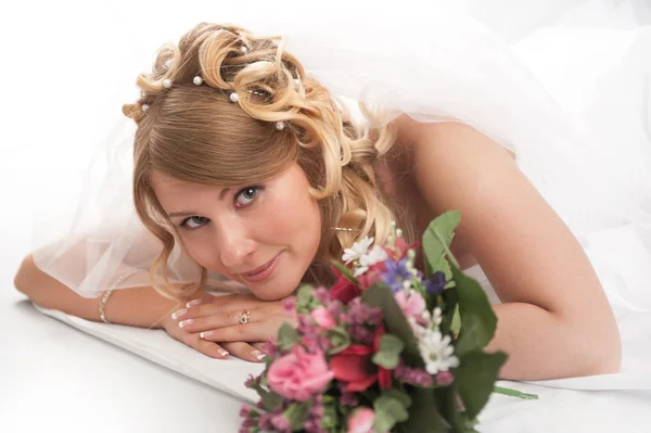 Portrait of young beautiful bride — Stock Photo, Image