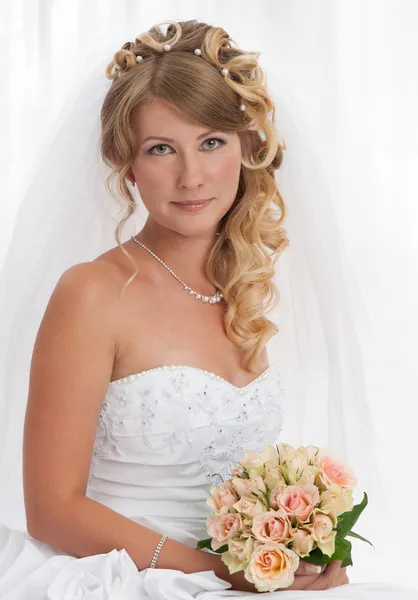 Brudporträtt. Bröllop klänning — Stockfoto