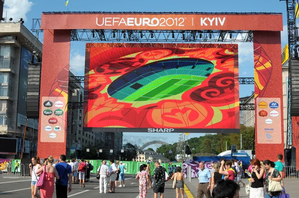 Kiev, Ukrajna - június 19-én: euro 2012 fő labdarúgó fan zone a mai — Stock Fotó