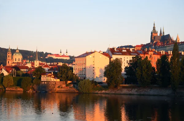 Восход солнца в Праге — стоковое фото