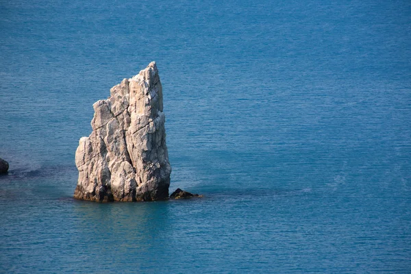 Roccia in mare — Foto Stock