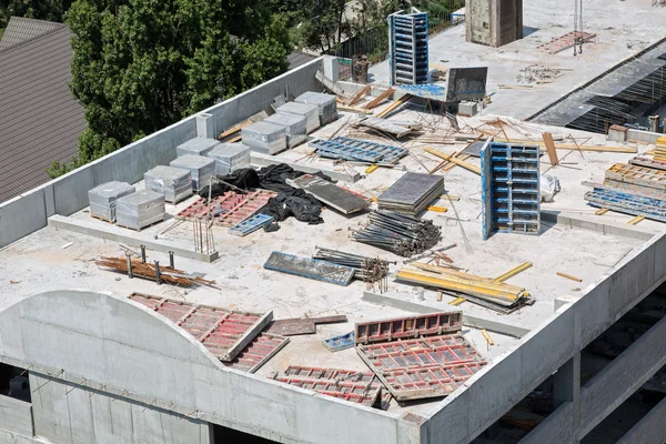 New concrete floor construction on building site — Stock Photo, Image