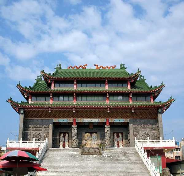 Traditionele chinese godsdienst tempel — Stockfoto