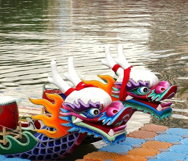 Tayvan geleneksel dragon tekne — Stok fotoğraf