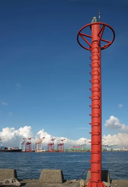 Sygnał maszt w kaohsiung pojemnik port — Zdjęcie stockowe